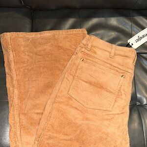 NWT Wrangler Corduroy Wanderer Flares